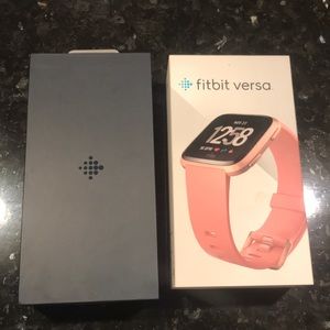 Like New Fitbit Versa • Rose Gold
